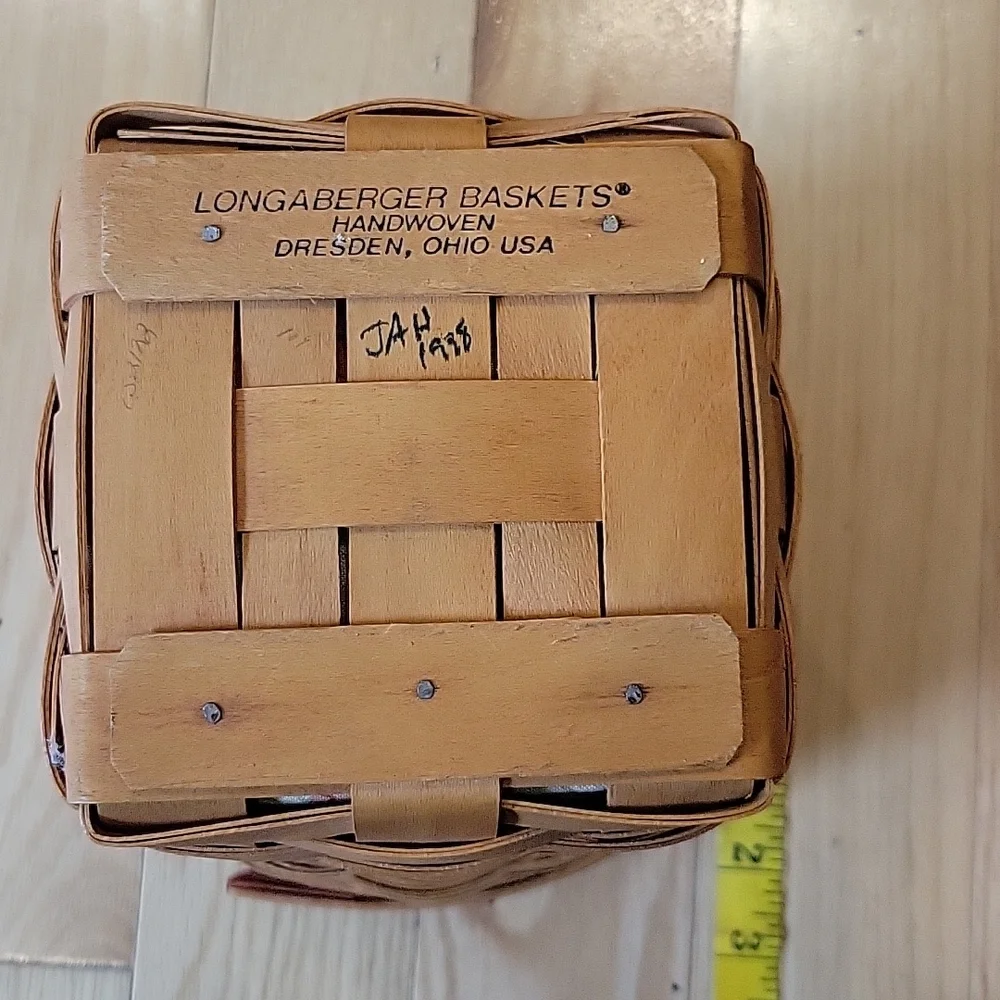 Longaberger vintage 1998 May Series Snap Dragon Basket